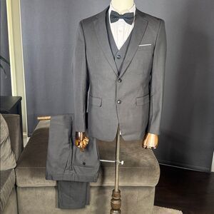 Men’s Dark Gray 3 Piece Wedding Formal Suit Notched Lapel 34 Jacket 31 Pants NEW